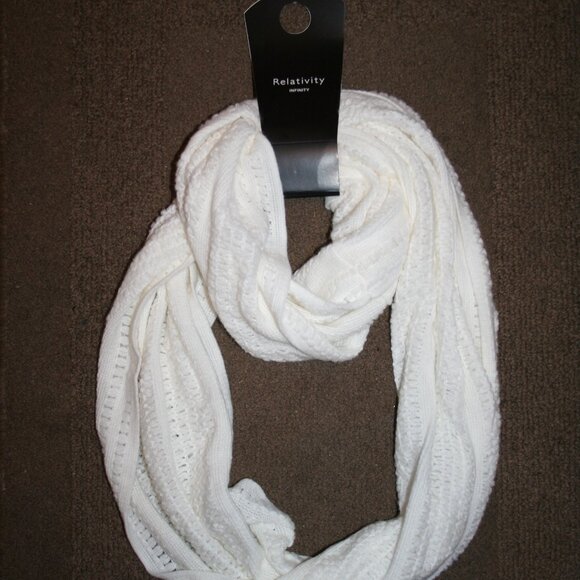 Relativity Infinity Crochet Knit Winter Scarf Color Fresh Snow /White - Picture 8 of 9